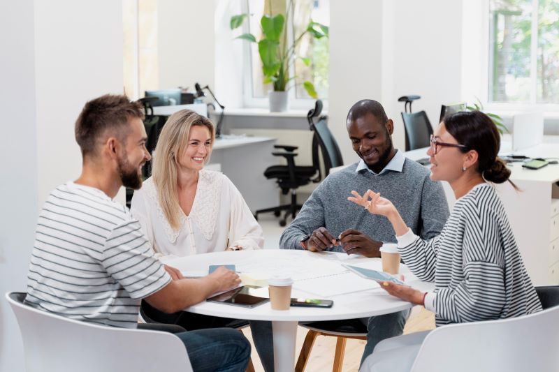 Estos cuatro cursos ayudan a trabajar la comunicación asertiva para ponerla en práctica en los diferentes ámbitos de la vida.