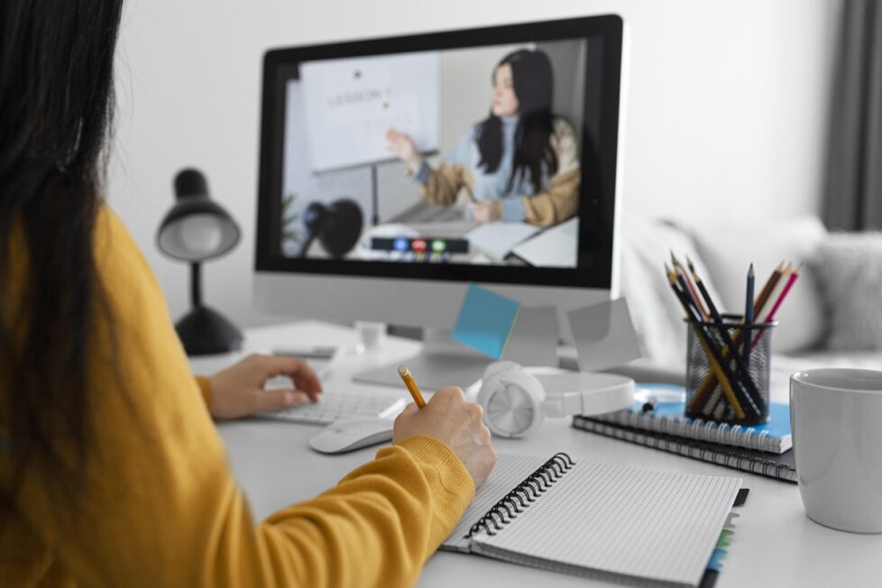La demanda de matriculaciones en la FP online crece un 170,8%: descubre los grados más demandados y su tasa de empleo 1 FP online crece