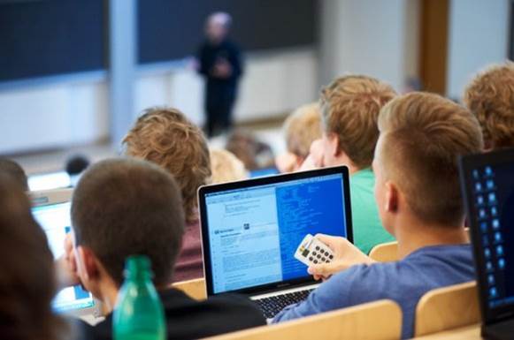 Sistemas De Respuesta Interactiva En El Aula