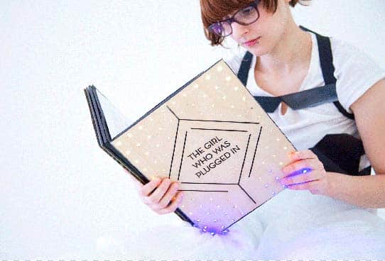 Sensory Fiction, Un Libro Que Te Sumerge En La Historia