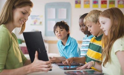 Clases más prácticas y colaborativas con Samsung 1