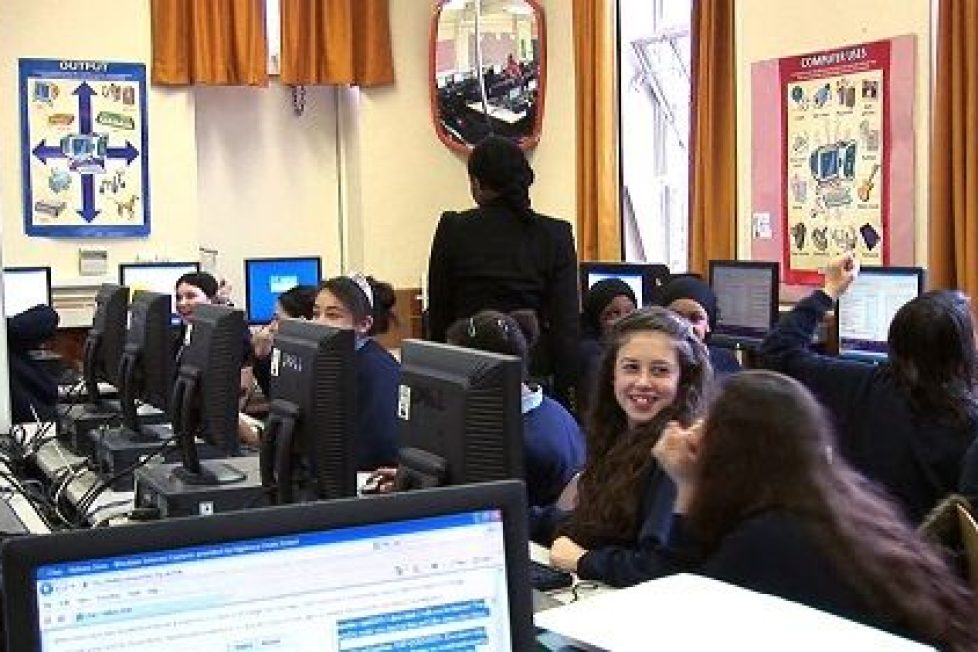 La competición ‘Somos científicos ¡sácanos de aquí!’ llega a España 3