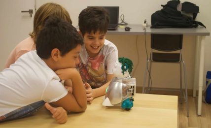 Aisoy1, el robot que fomenta la programación y la educación emocional 1