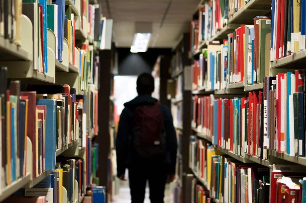 Una biblioteca... con tus libros