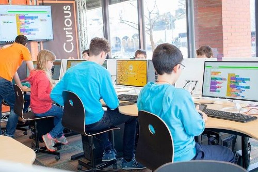 HackATech 2016, campeonato de programación y creatividad para estudiantes HackATech 2016, campeonato de programación y creatividad para estudiantes 2