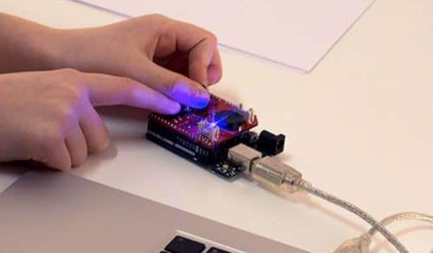 Awesome Shield, el accesorio de Arduino para futuros inventores 2