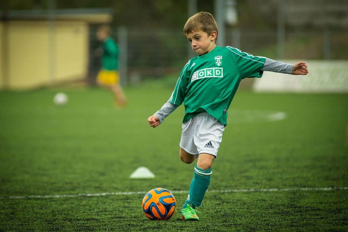 4 cosas que el fútbol nos enseña (y que van más allá del deporte) 4 cosas que el fútbol nos enseña (y que van más allá del deporte) 1