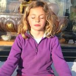 Meditación creativa a través del yoga en el aula 5