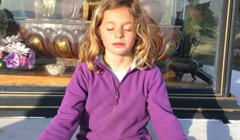 Meditación creativa a través del yoga en el aula 5