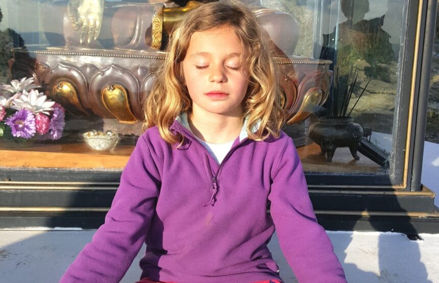 Meditación creativa a través del yoga en el aula 5