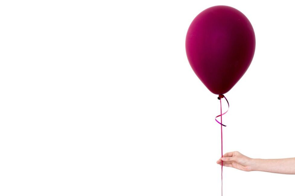 Alumnos del Colegio Maristas, de Valencia, lanzan un globo de helio para estudiar la estratosfera globo de helio para estudiar la estratosfera