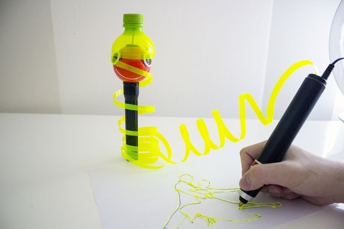 Renegade es un bolígrafo que "pinta" en plástico... y en 3D 1