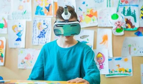 La realidad virtual llega al mundo educativo con Samsung 2