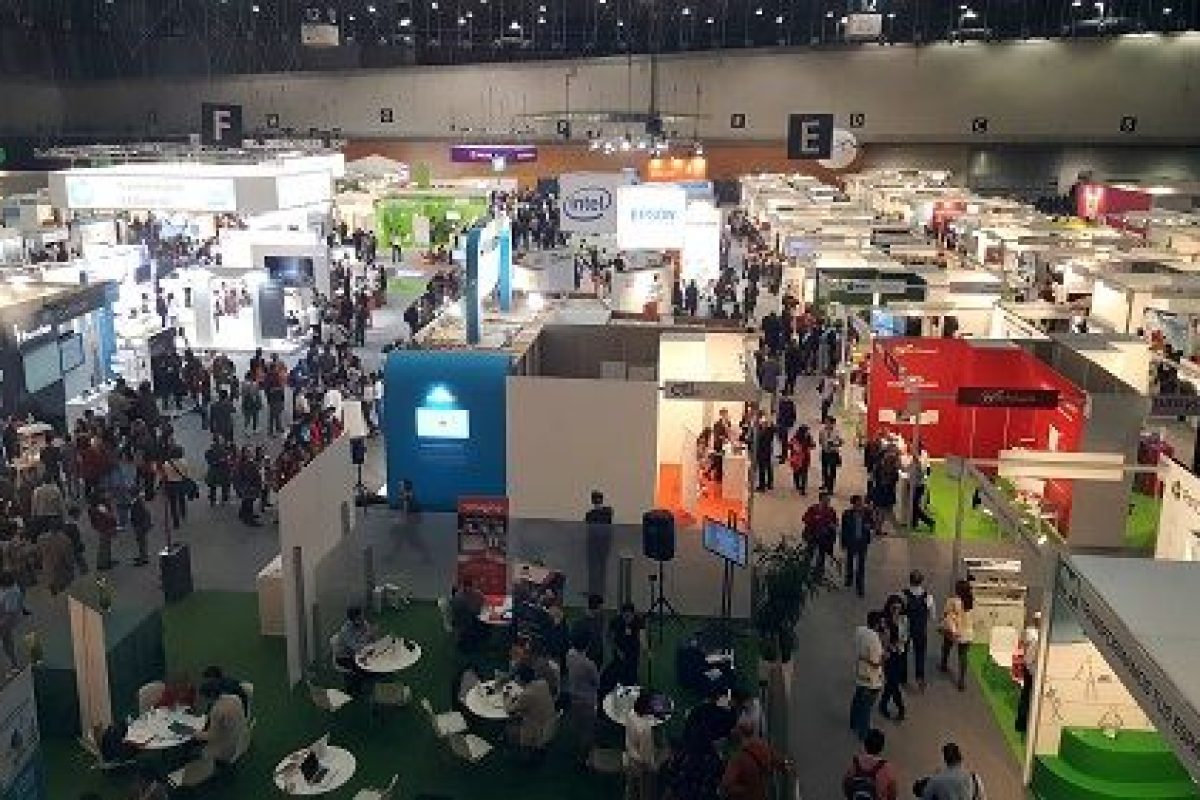 SIMO EDUCACIÓN 2016 se consolida como el evento educativo de referencia en España SIMO EDUCACIÓN 2016 se consolida como el evento educativo de referencia en España 1