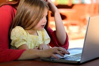 Cómo ha cambiado la paternidad gracias a la tecnología, según Facebook 1