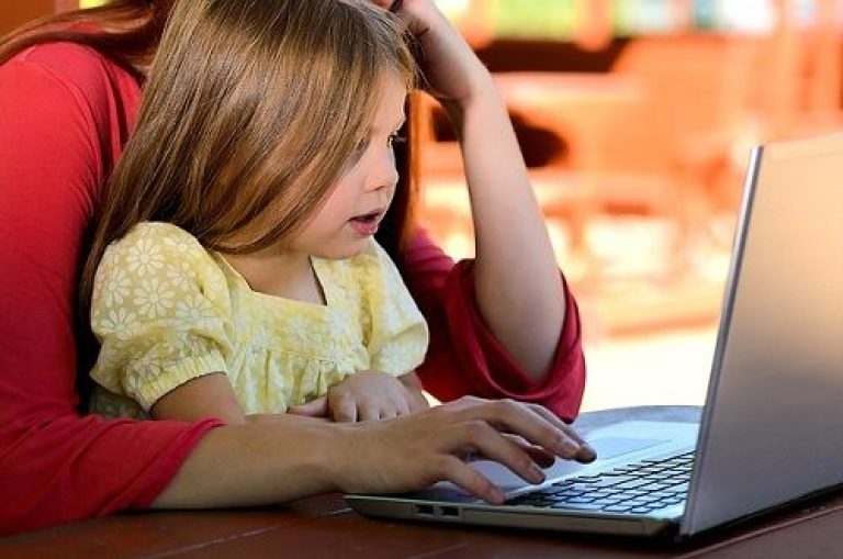 Cómo ha cambiado la paternidad gracias a la tecnología, según Facebook 1