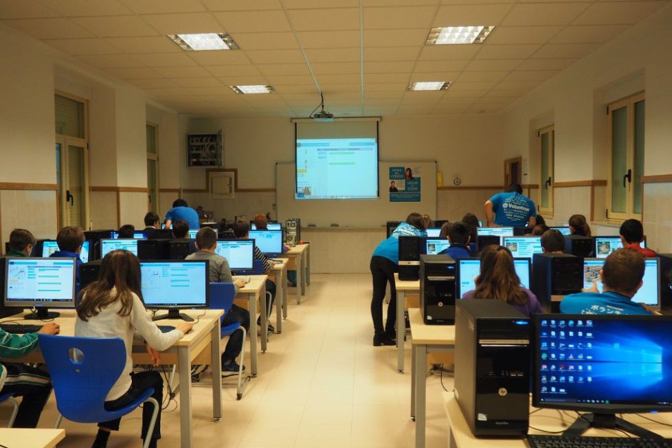 HP acerca el mundo de la programación a más de 220 estudiantes en León HP acerca el mundo de la programación a más de 220 estudiantes en León 1