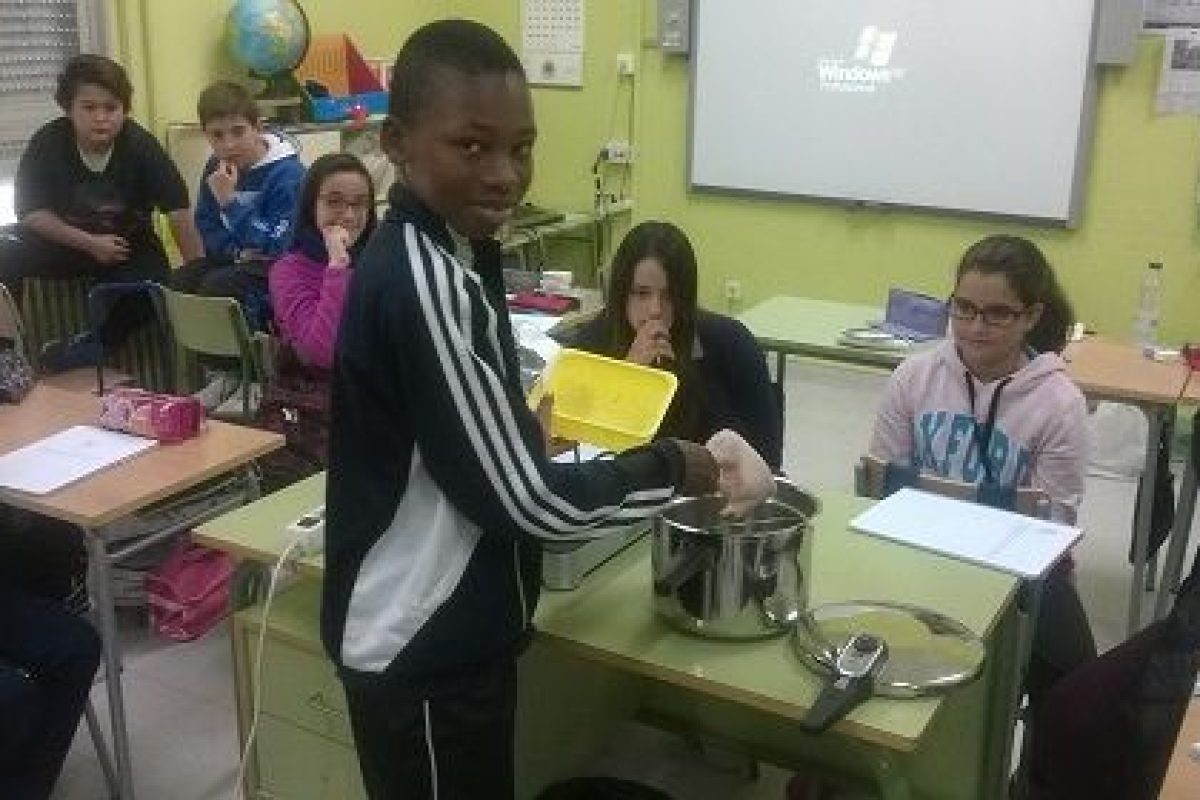 La Ciencia al alcance de los niños con el libro '¡Atrapado en la ciencia!' Atrapado en la ciencia
