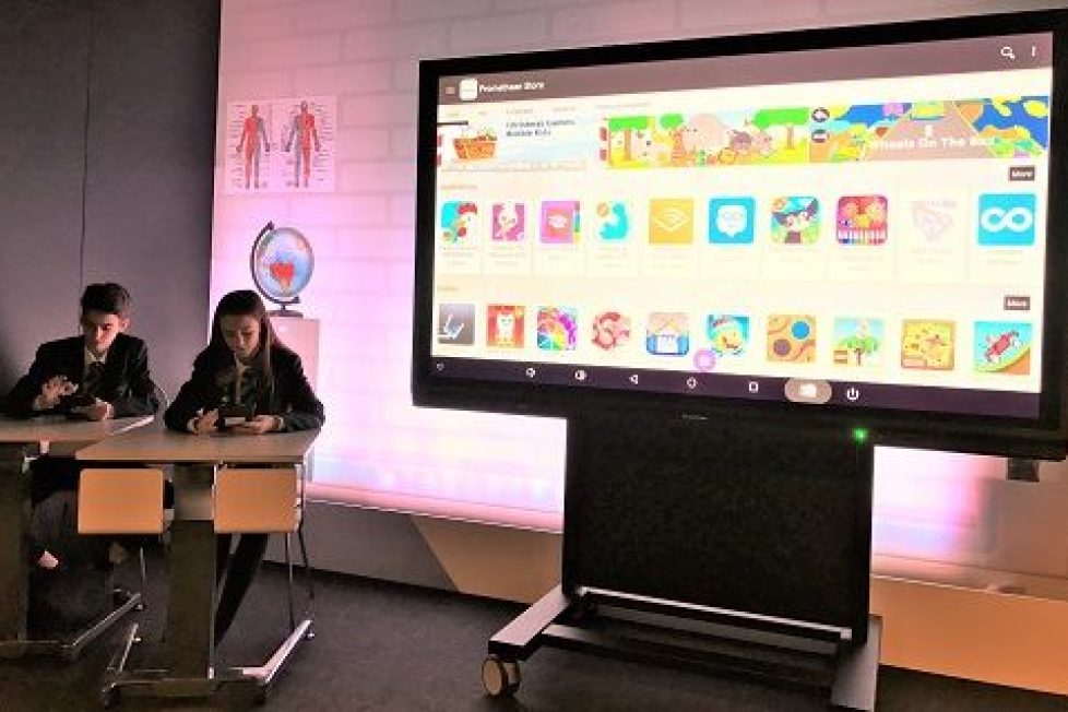 Promethean mejora el reconocimiento de gestos en sus paneles interactivos 5