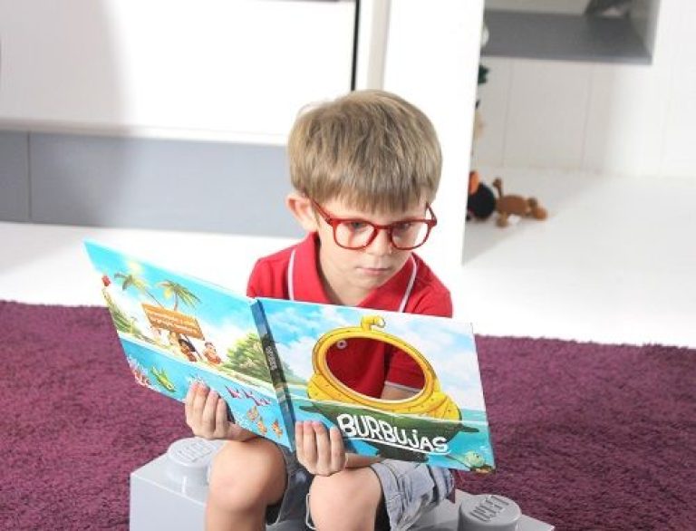 Los niños protagonizan sus cuentos con Mumablue 3