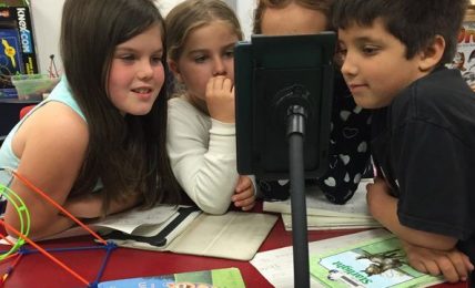 HUE Flexible Table Stand, un soporte para usar las tabletas en el aula 2