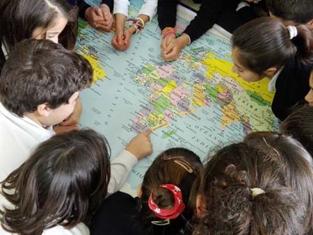 niños mapa