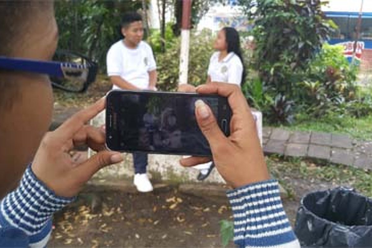 “TICtures”, un proyecto integrador que aborda las preocupaciones de los alumnos a través de las TIC “TICtures”, un proyecto integrador que aborda las preocupaciones de los alumnos a través de las TIC 3