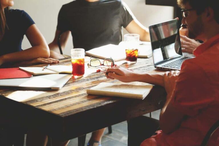 5 comunidades educativas en las que encontrar reseñas y análisis de contenido educativo 6