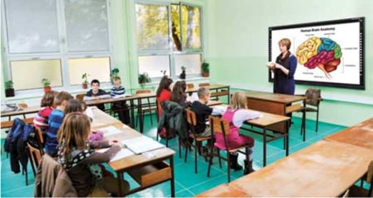 Monitores interactivos Starboard para el aula 1