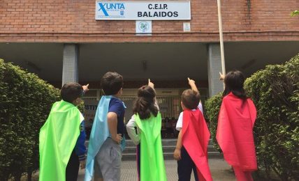 Alumnos de CEIP Balaídos (Vigo) protagonizan un cómic de superhéroes con fines solidarios 1
