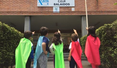 Alumnos de CEIP Balaídos (Vigo) protagonizan un cómic de superhéroes con fines solidarios 1
