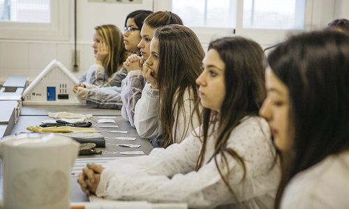 Alumnos De Secundaria Diseñan Su Propio Coche En 3D Con Microsoft 2