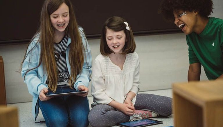 Apple imparte sesiones gratuitas de programación para celebrar la EU Code Week 2