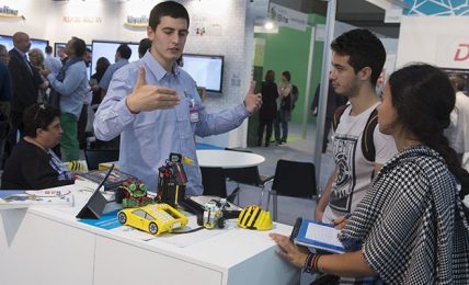 ¡SIMO EDUCACIÓN estrena su espacio MAKERS! 1