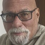 Roger Schank: "Todas las asignaturas deberían eliminarse del currículo"