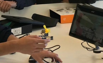 Los alumnos de la Escola Paidos se convierten en makers con Acer CloudProfessor 1