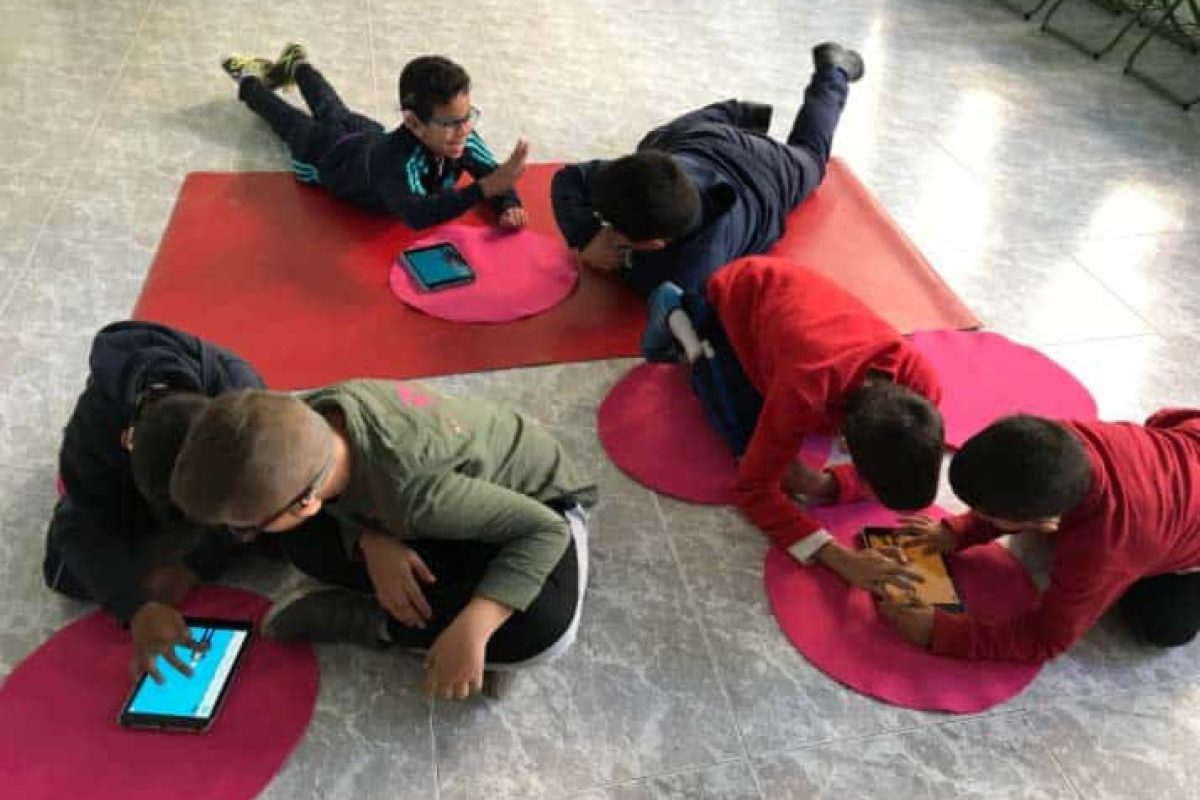 La robótica y la programación llegan a las aulas del colegio La Purísima para niños sordos (Zaragoza) La robótica y la programación llegan a las aulas del colegio La Purísima para niños sordos (Zaragoza) 1