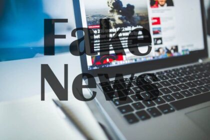 Así aprenden los alumnos de los colegios italianos a detectar las noticias falsas