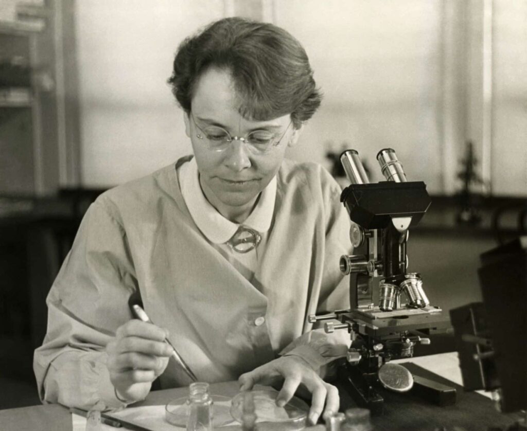 Barbara Mcclintock - Mujeres Cientificas