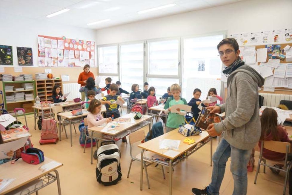 Alumnos de Primaria y Bachillerato de Zaragoza se unen en el proyecto ‘Más que Arte’ Alumnos de Primaria y Bachillerato de Zaragoza se unen en el proyecto ‘Más que Arte’ 10