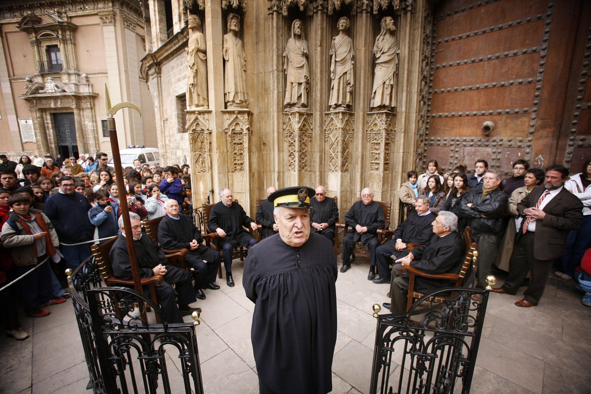 Tribunal De Las Aguas De La Huerta De Valencia