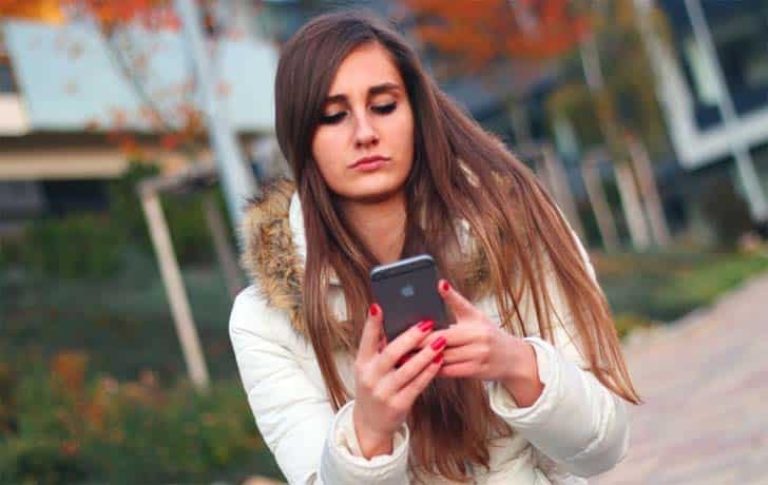 La mitad de los jóvenes ya acceden a Internet sólo a través del móvil 1