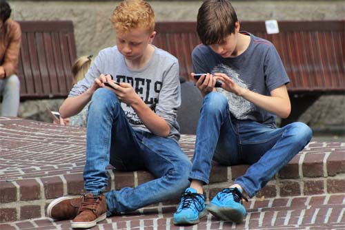 La mitad los jóvenes ya acceden a Internet sólo a través del móvil