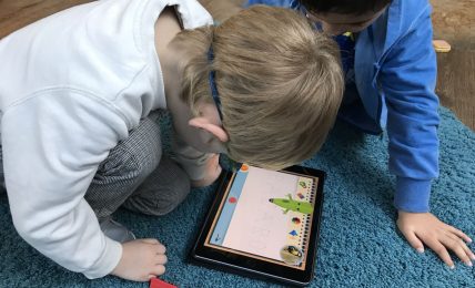 Enseña a leer y escribir de forma divertida con el Proyecto Ymagina