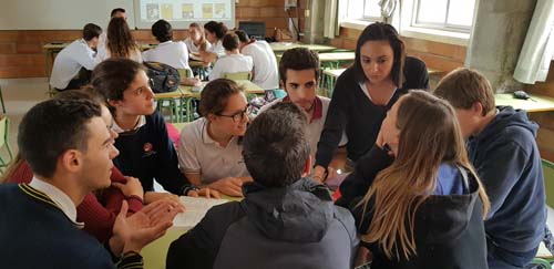grupo clase rastreando un autor