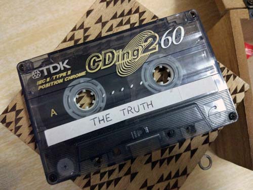 Un cassette, la clave para salir del escape room en inglés