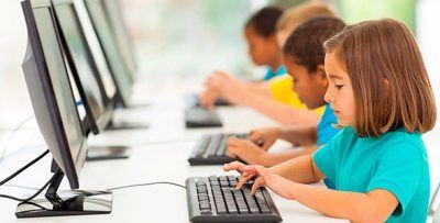 Permitir a los alumnos publicar, siempre bajo supervisión