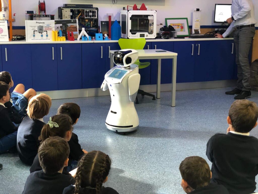 robot aula colegio europeo madrid