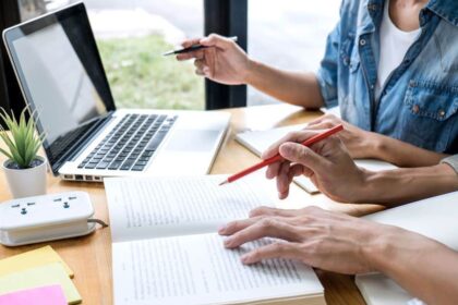 cropped accesorios que no pueden faltar en el aula