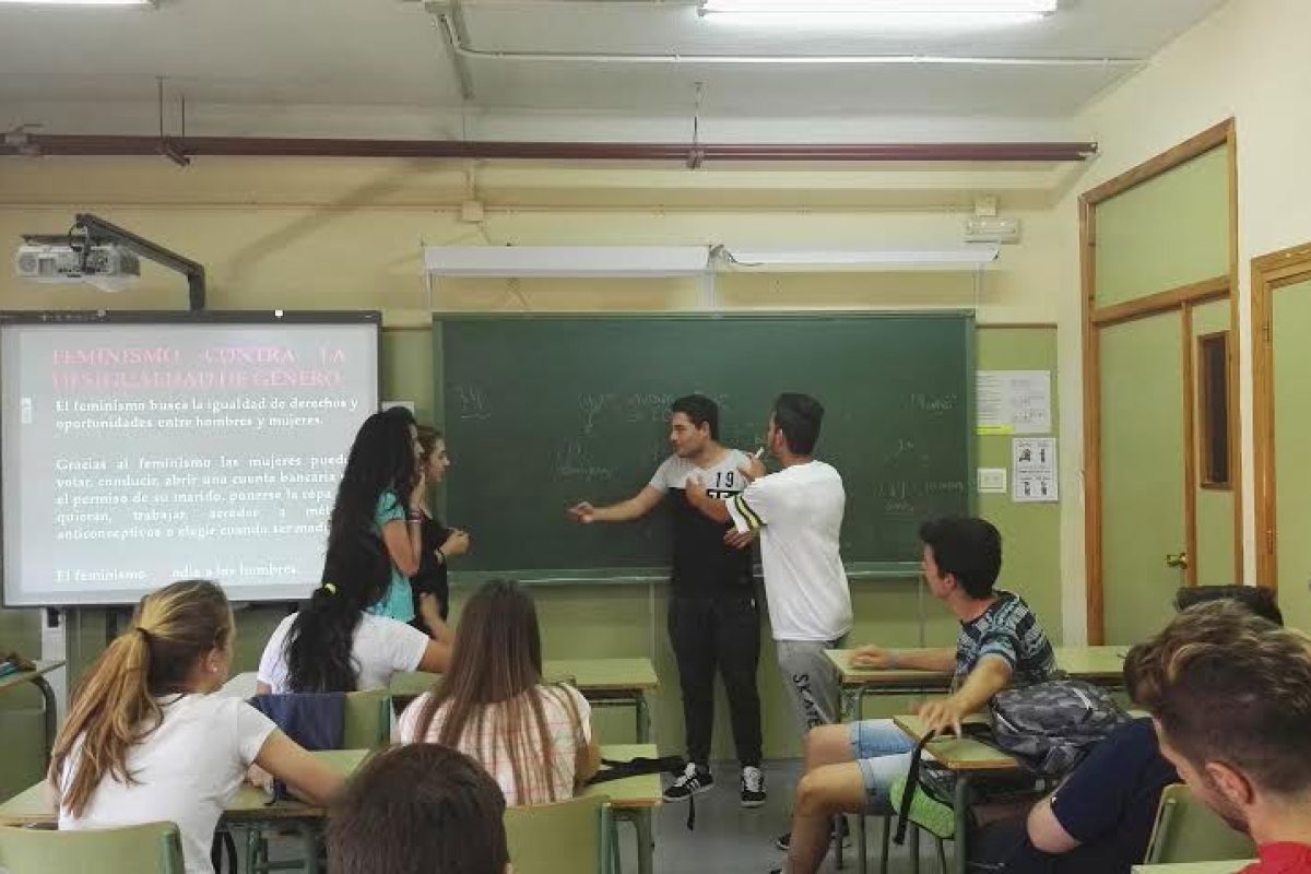 Educar en igualdad y respeto durante la adolescencia Educar en igualdad y respeto